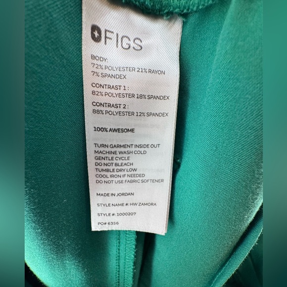 Figs Indocyanine Green Scrub Set- Medium Petite 💚 - Picture 7 of 14